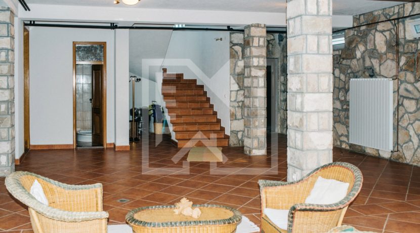 Kuća u Blatnici podrum
