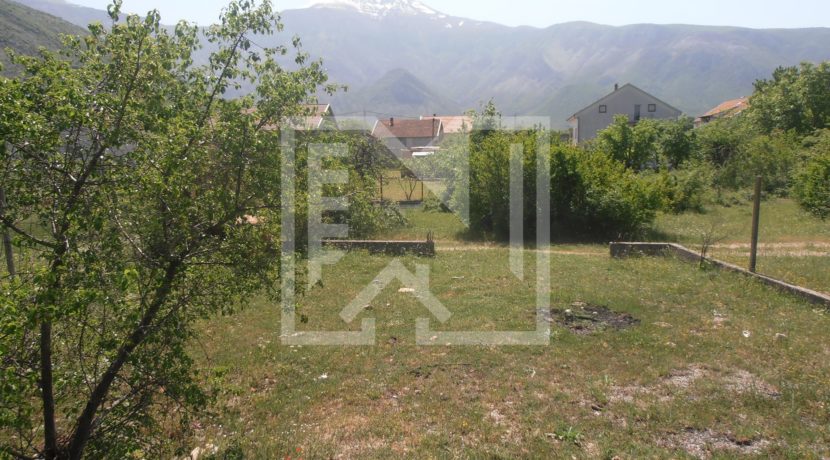 Zemljište sa ruševnom kućom Kutilivač (10)