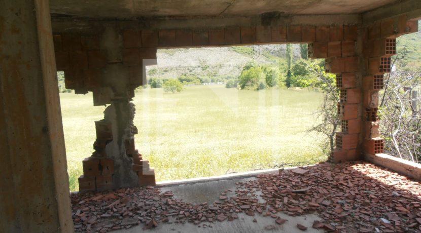 Zemljište sa ruševnom kućom Kutilivač (5)