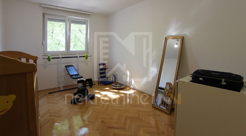 trosoban namješten renoviran luksuzan stan za najam zagrebačka ulica mostar