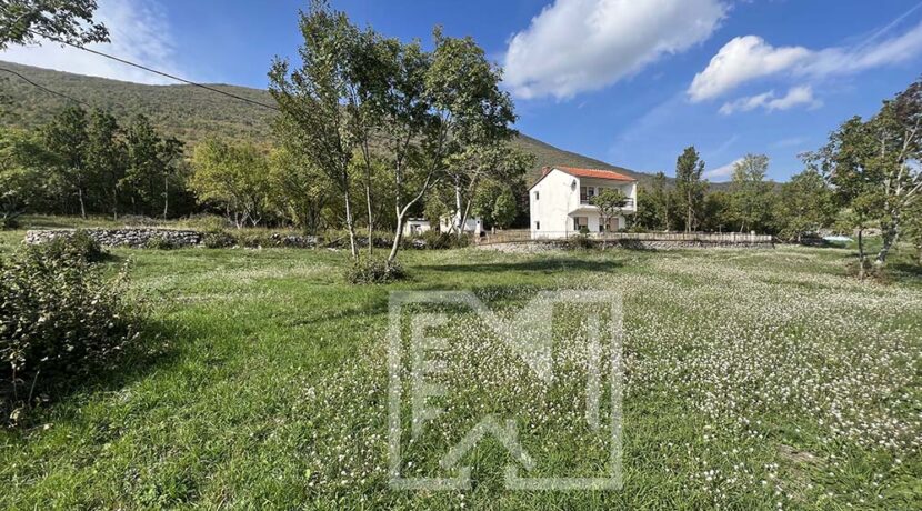 Sovići Goranci parcela s kućom nekretnineinn