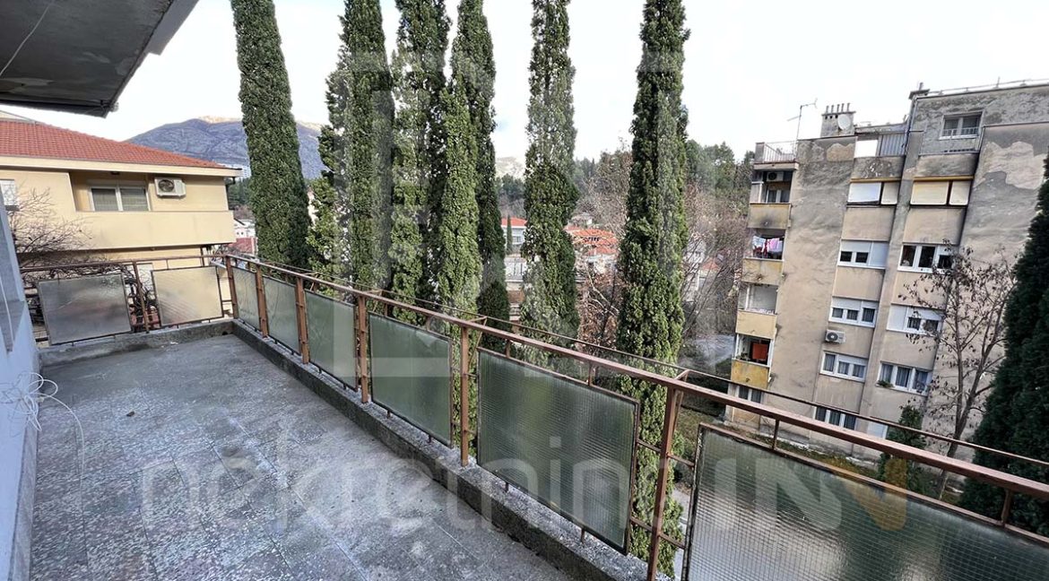 Ilićka Ulica Trosoban Stan Mostar Balkon Nekretnineinn