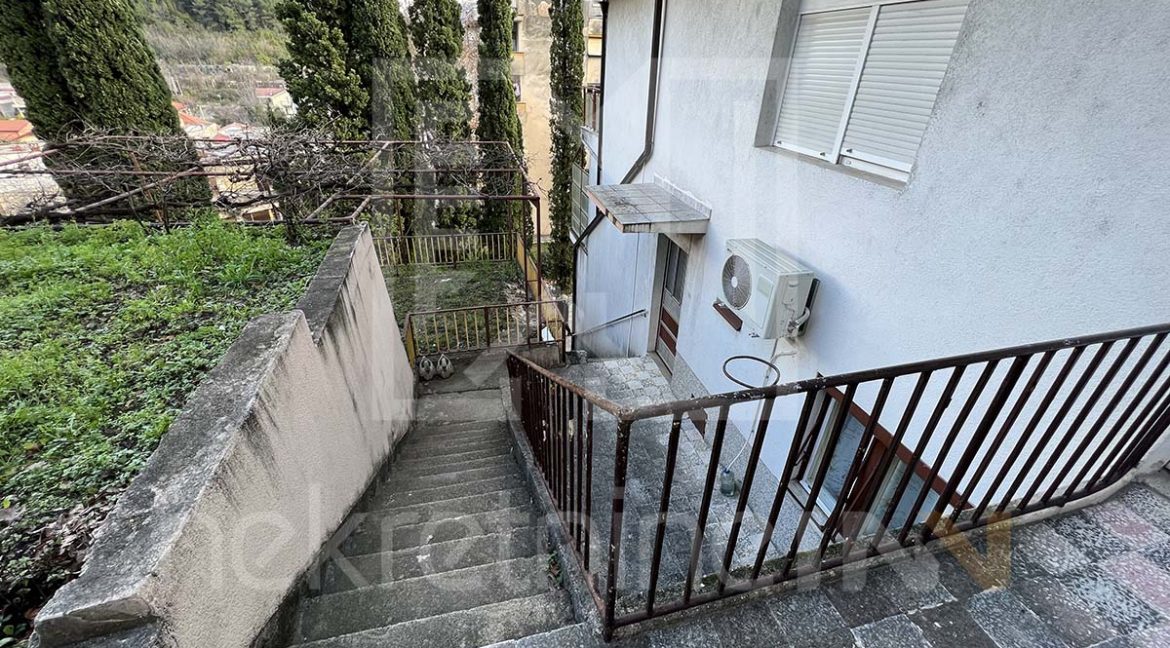 Ilićka Ulica Trosoban Stan Prilaz 3 Mostar Nekretnineinn