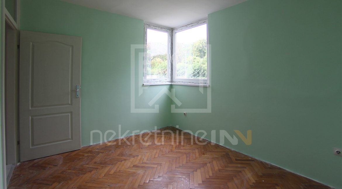 prodaja dvosobnog stana stolac