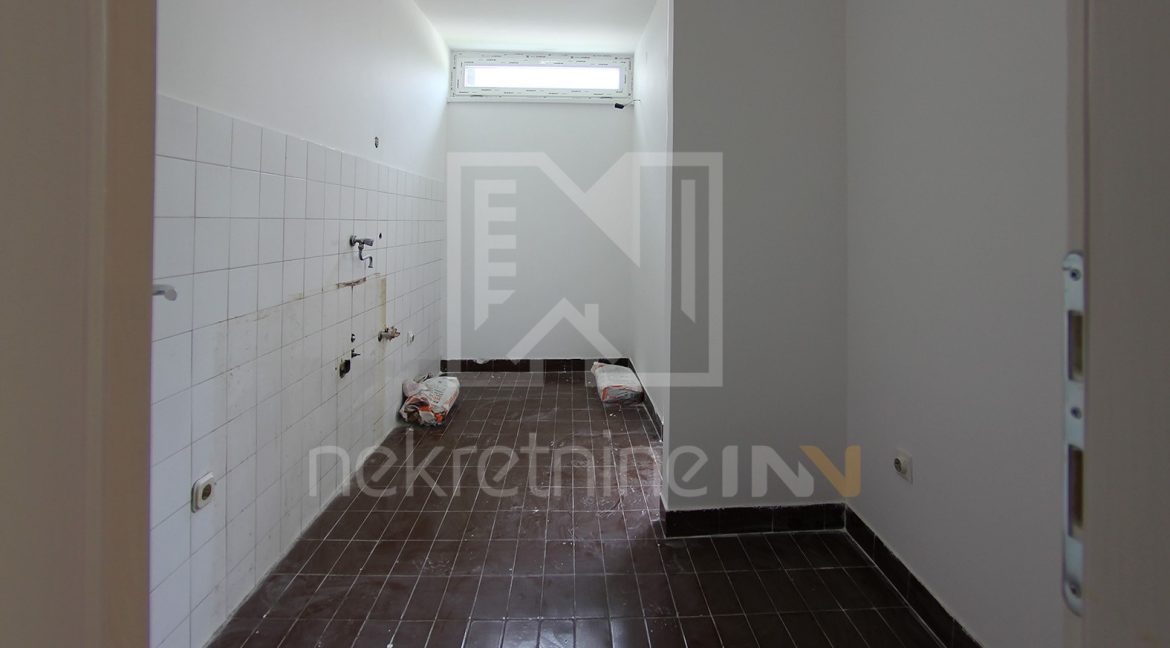 prodaja dvosobnog stana stolac