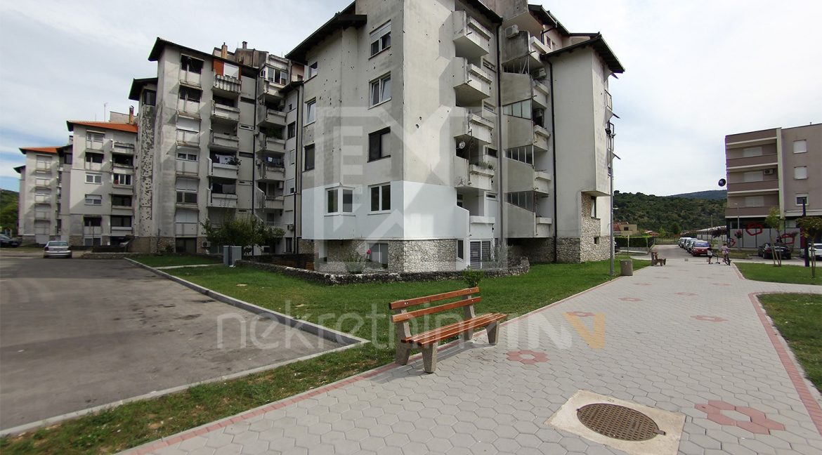 prodaja dvosobnog stana stolac