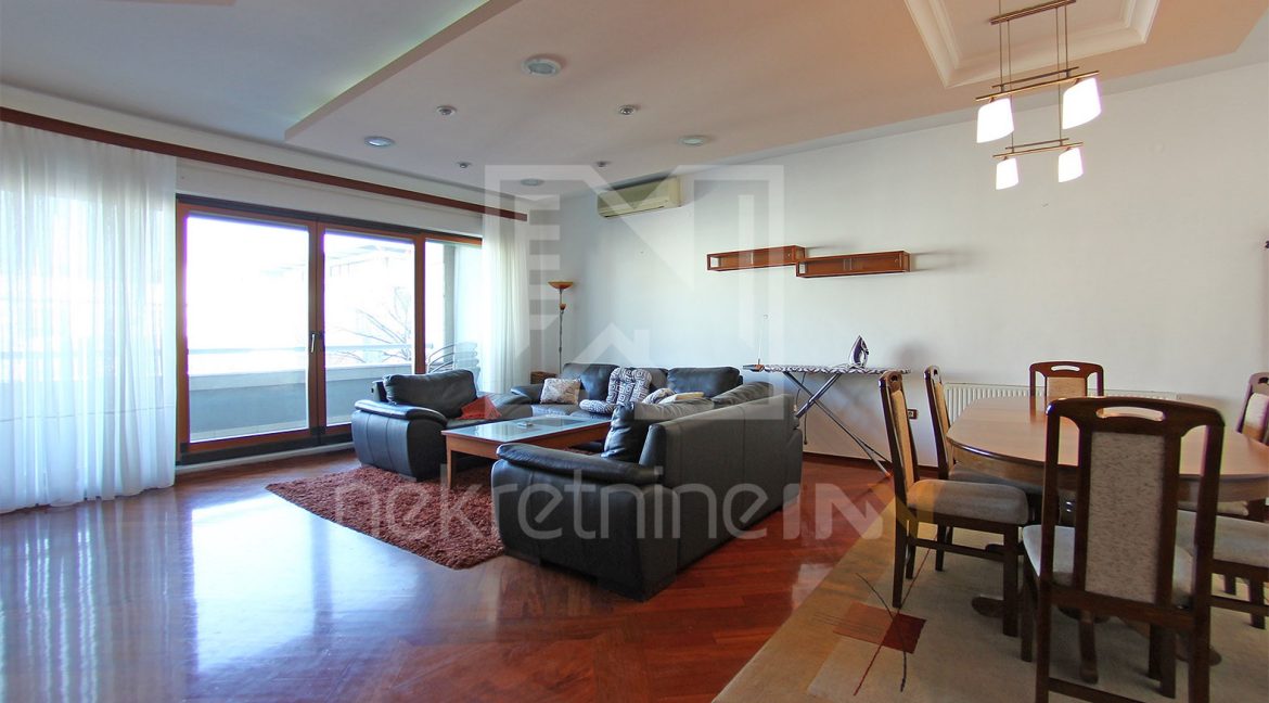 daje se u najam trosoban namješten stan u centru mostara prodajni centar rondo