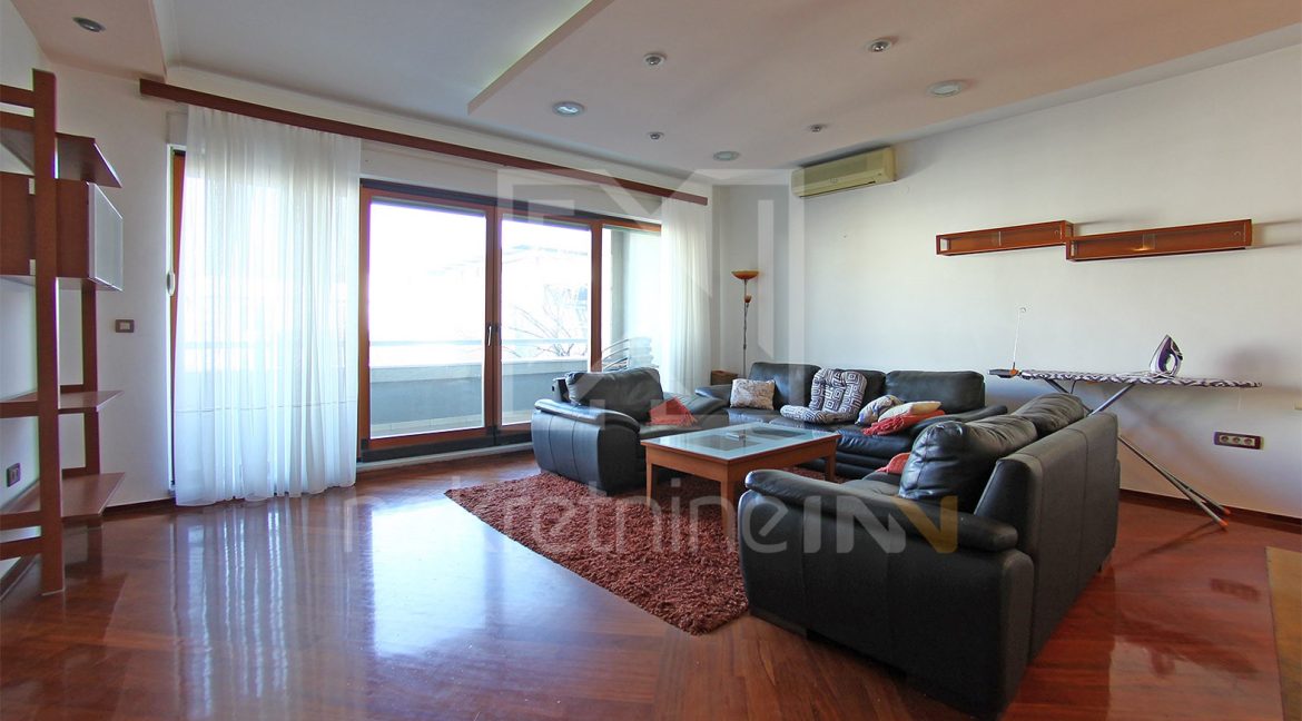 daje se u najam trosoban namješten stan u centru mostara prodajni centar rondo