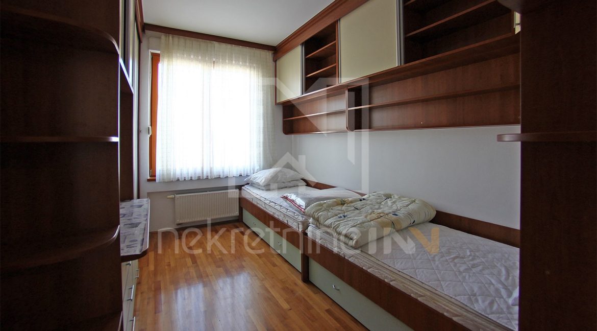 daje se u najam trosoban namješten stan u centru mostara prodajni centar rondo