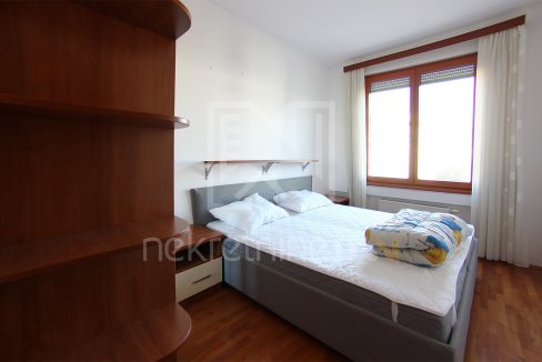 daje se u najam trosoban namješten stan u centru mostara prodajni centar rondo