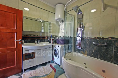 daje se u najam trosoban namješten stan u centru mostara prodajni centar rondo