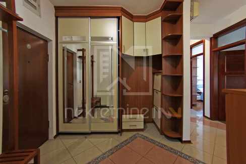 daje se u najam trosoban namješten stan u centru mostara prodajni centar rondo