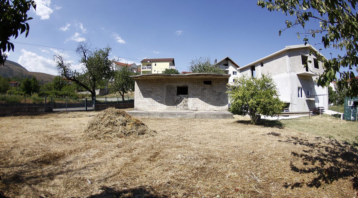 prodaje se zemljište u ilićima
