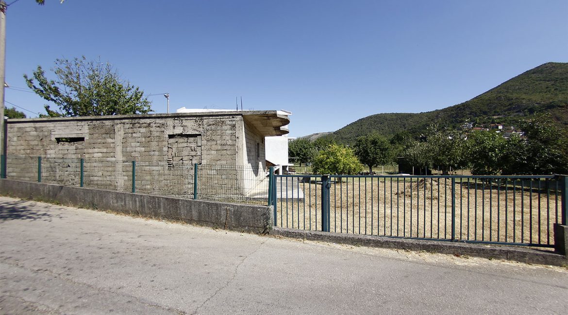 prodaje se zemljište u ilićima