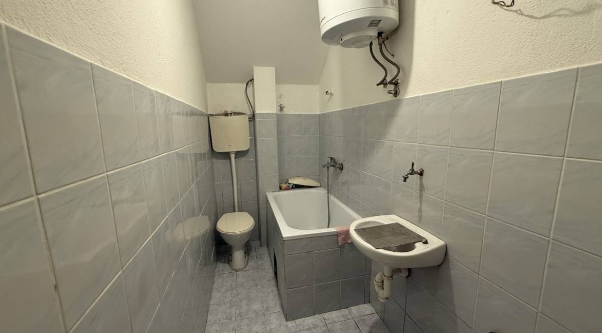 Muje Pašića Kuća Prodaja NekretnineInn Apartman Kupatilo