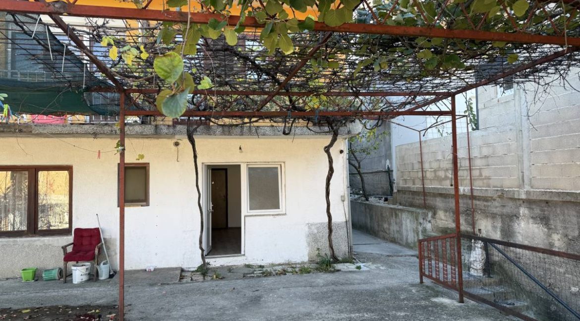 Muje Pašića Kuća Prodaja NekretnineInn Balkon Pogled Na Apartman