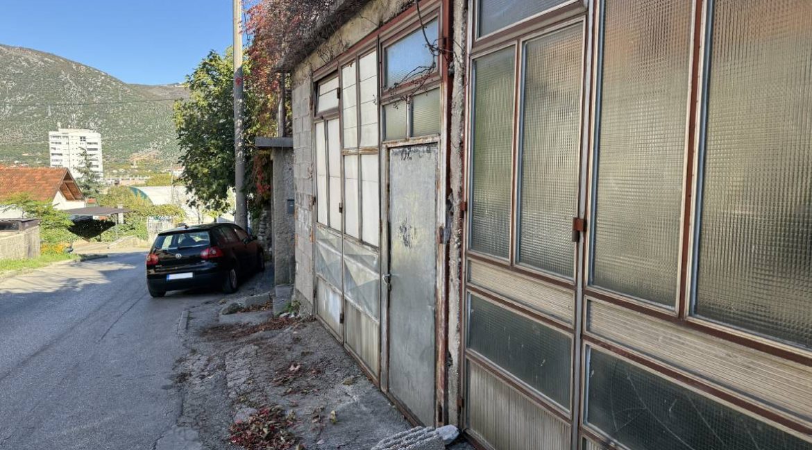 Muje Pašića Kuća Prodaja NekretnineInn Ispred Kuće Pogled