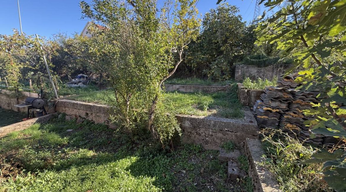 Muje Pašića Kuća Prodaja NekretnineInn Vrt Iznad Kuće