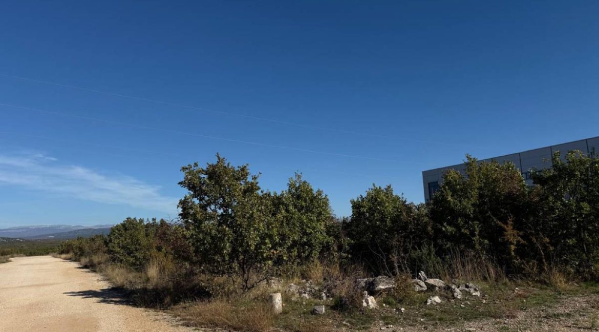 Poslovno Zemljište Cerno Pored Ljubuškog Prodaja NekretnineInn 3