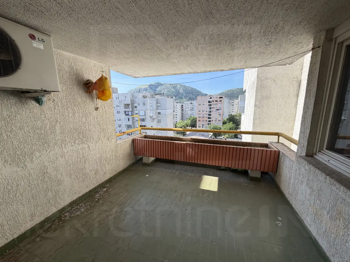 Prodaje se dvosoban stan 88 m2 u Splitskoj ulica s predivnim pogledom