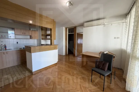 Prodaje se dvosoban stan u Splitskoj Ulici broj 11 Agencija NekretnineINN
