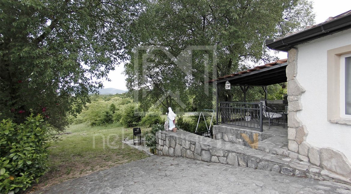 prodaja kuće i zemljišta u ljubuškom