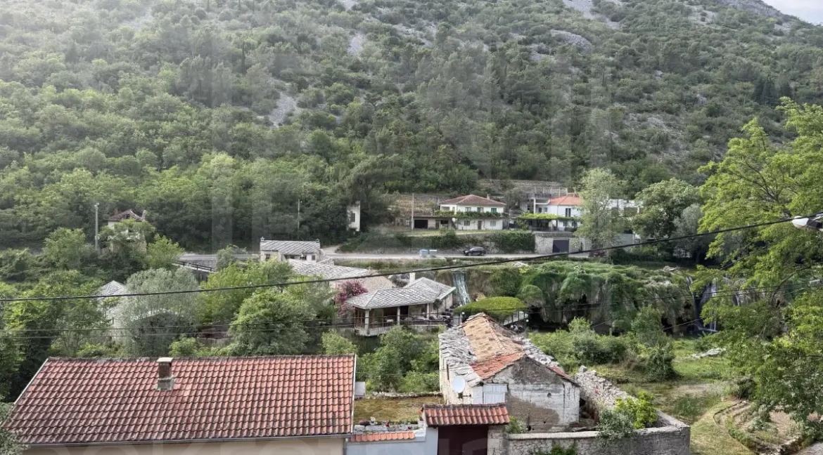 Stolac: Prodaje se kuća - kontakt Agencija NekretnineInn