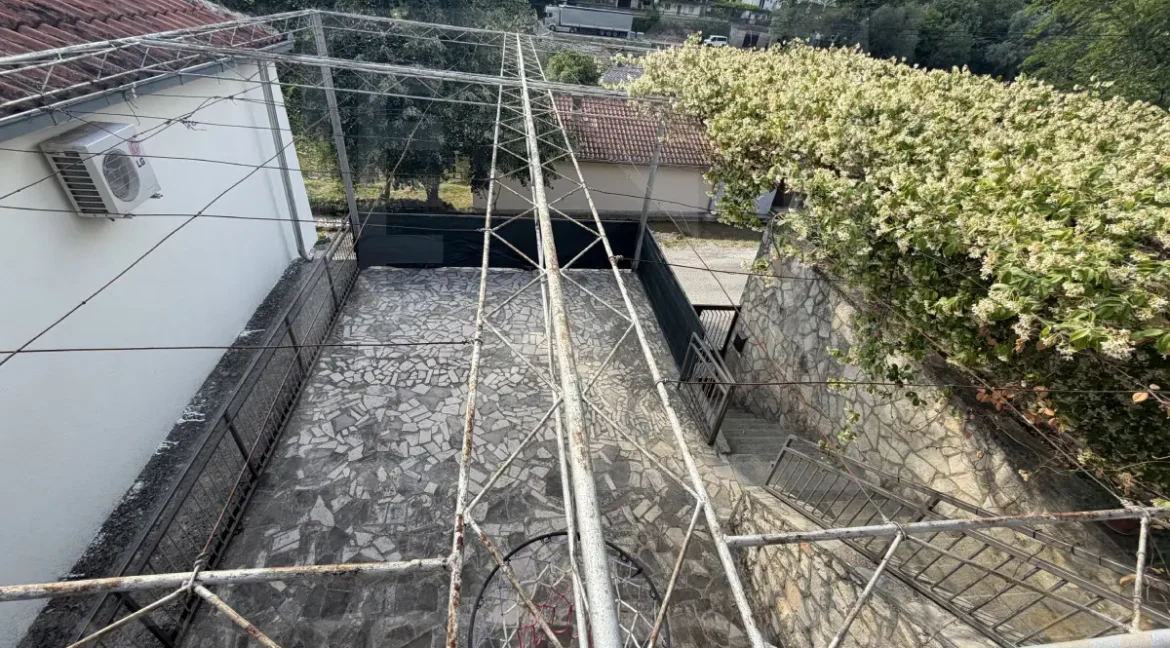 Stolac: Prodaje se kuća - kontakt Agencija NekretnineInn
