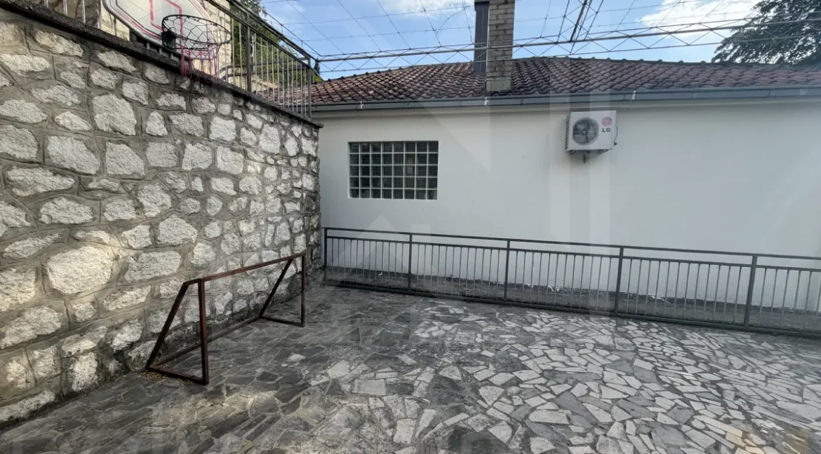 Stolac: Prodaje se kuća - kontakt Agencija NekretnineInn