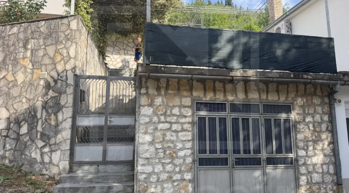 Stolac: Prodaje se kuća - kontakt Agencija NekretnineInn