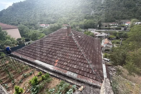 Stolac: Prodaje se kuća - kontakt Agencija NekretnineInn