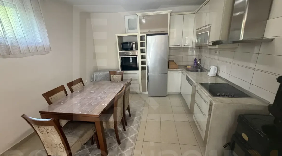 Stolac: Prodaje se kuća - kontakt Agencija NekretnineInn