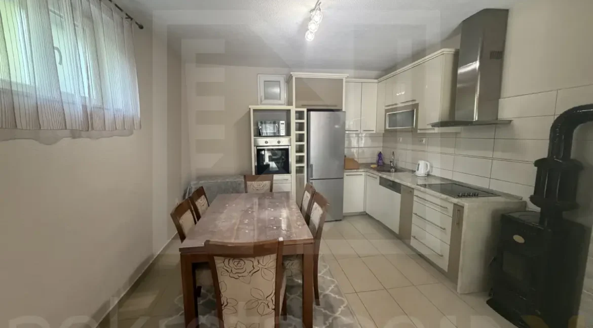 Stolac: Prodaje se kuća - kontakt Agencija NekretnineInn