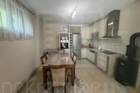 Stolac: Prodaje se kuća - kontakt Agencija NekretnineInn