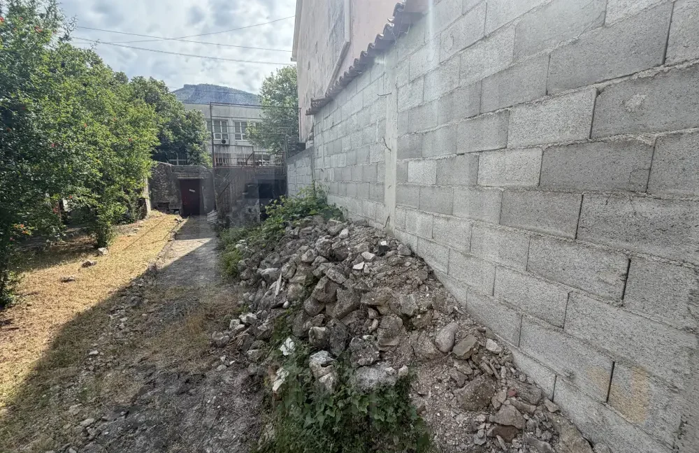 Kuća S Okućnicom Gojka VUkovića 12