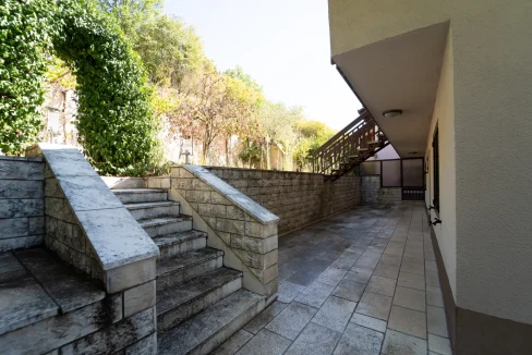 Kuća U Grude Na Prodaju NekretnineInn 24