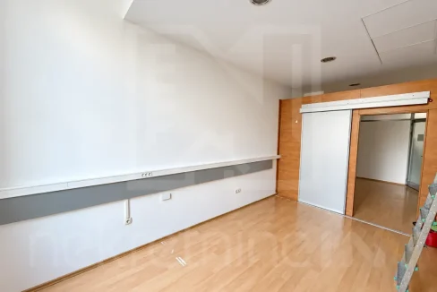 Daje se u najam poslovni uredski prostor u nvom prodajnom centru Rondo NekrertnineInn