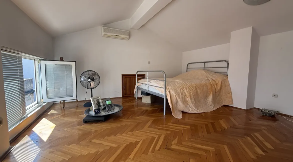 Prodaje Se Kuća U Ulici Ose Grebe NekretnineInn 10