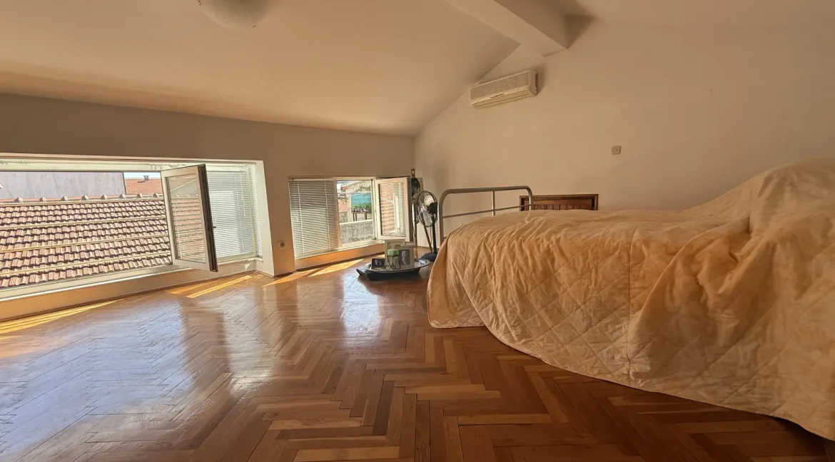 Prodaje Se Kuća U Ulici Ose Grebe NekretnineInn 11