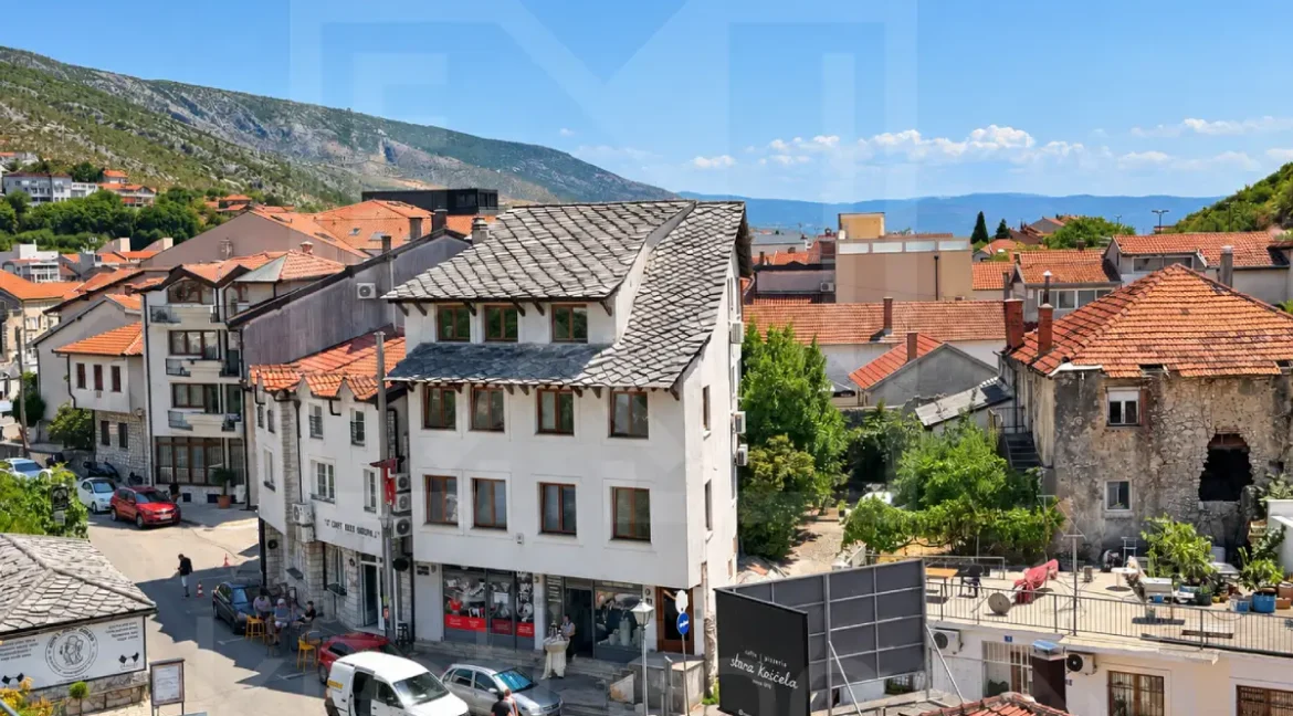 Prodaje se trosoban stan Kapetanovina u Mostaru, ulaz u Stari grad Nekretnineinn