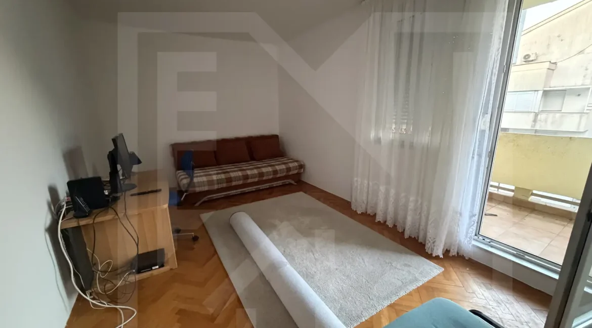 Daje se u najam Trosoban Stan u Ulici Akademika Ivana Zovke -NekretnineInn