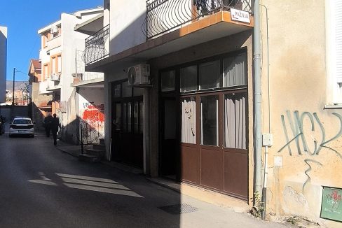 daje se u najam poslovni prostor u mostaru na adresi Lacina 6