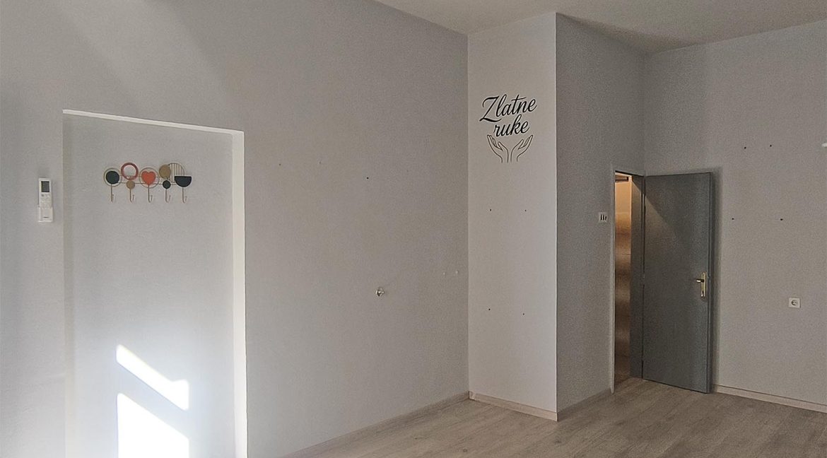 daje se u najam poslovni prostor u mostaru na adresi Lacina 6